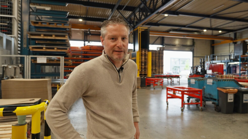 Armando van Dumaco_Pallet Dispenser